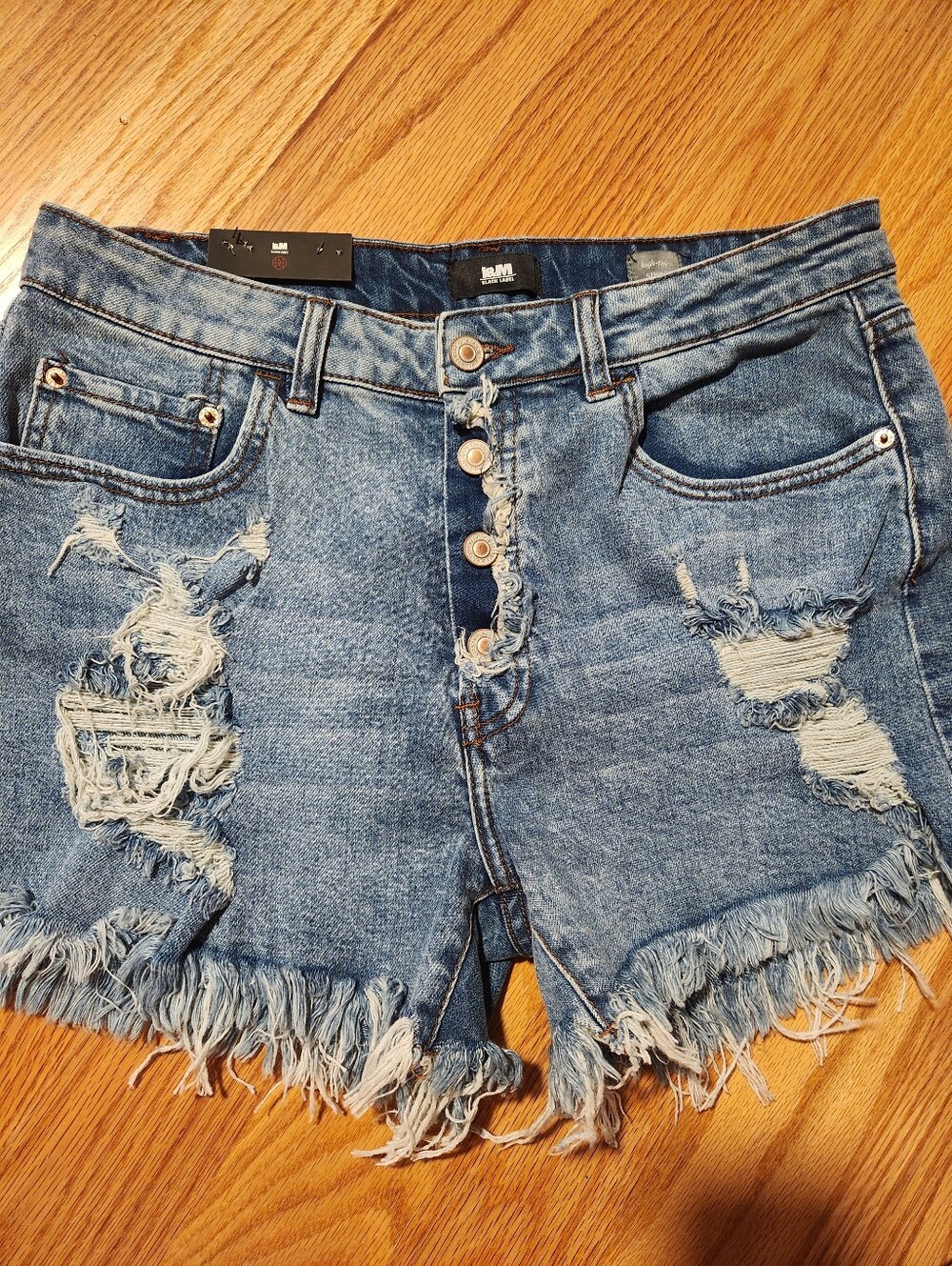 NWT I&M Black Label Denim Distressed Button-Front Women's Shorts Size Large